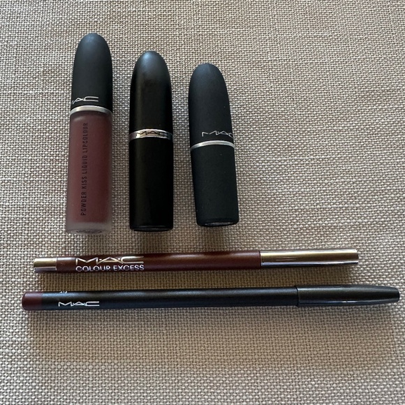 MAC COSMETICS LOT POWDER KISS LIPSTICK LIPCOLOR M A CXIMAL LIPSTICK GEL EYELINER - Picture 1 of 6